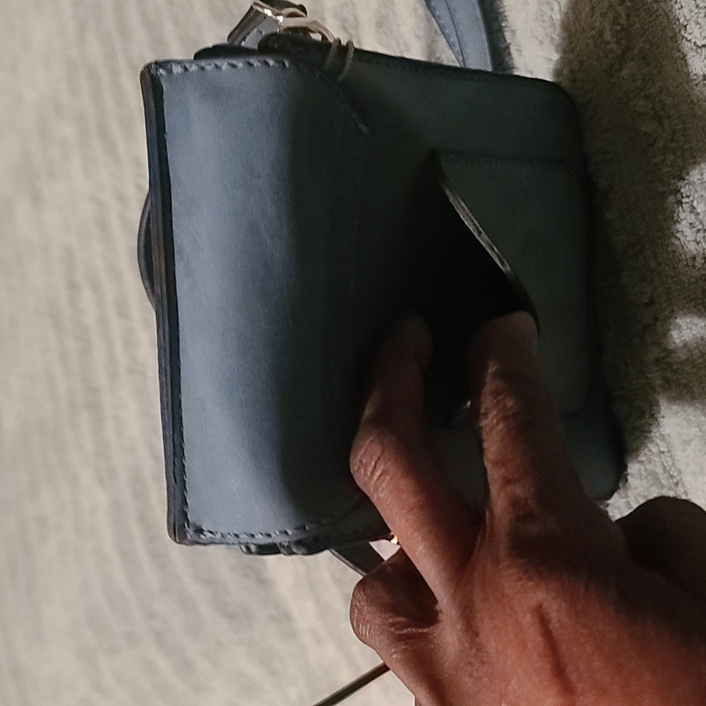 Crossbody - Picture 3 of 4